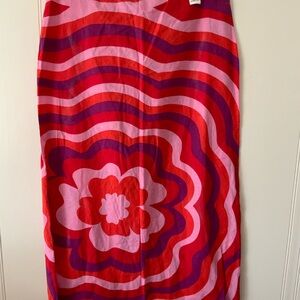 NWT  Zara Red and Pink Patterned Pencil Skirt